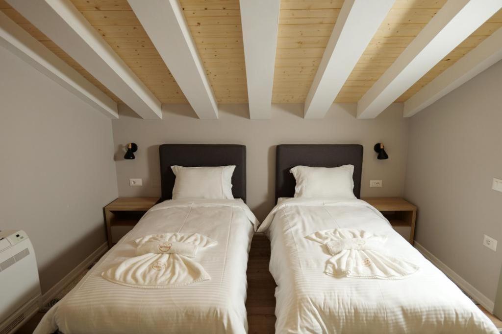 Vila Muslli Корча Экстерьер фото